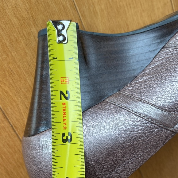 Clarks Artisan Leather Metallic Wedge Open Toe Dressy Mary Jane - Picture 14 of 14